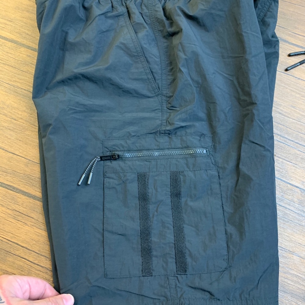 Shorts - Picture 3 of 7